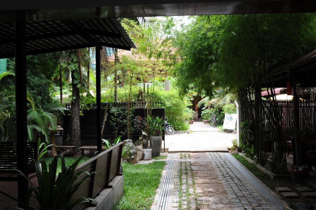 The City Premium Guesthouse Siem Reap Bagian luar foto