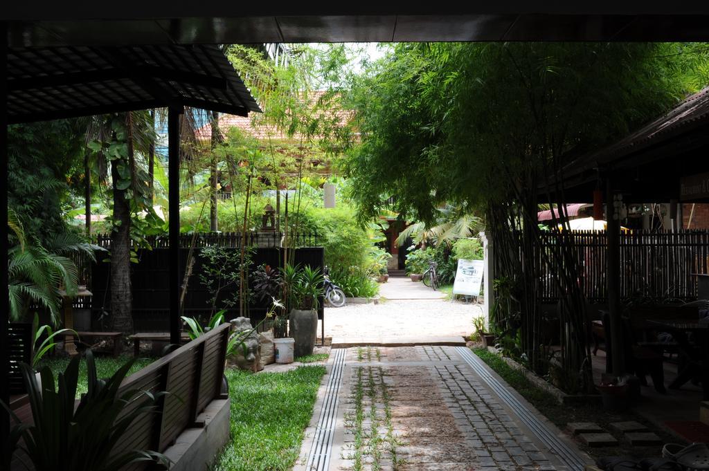 The City Premium Guesthouse Siem Reap Bagian luar foto