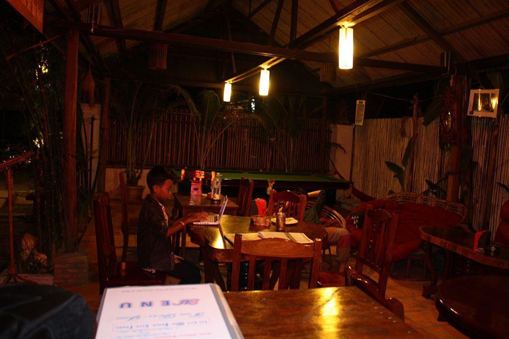 The City Premium Guesthouse Siem Reap Bagian luar foto