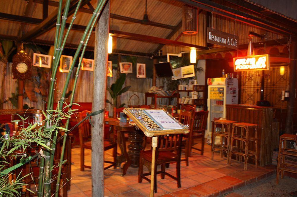 The City Premium Guesthouse Siem Reap Bagian luar foto
