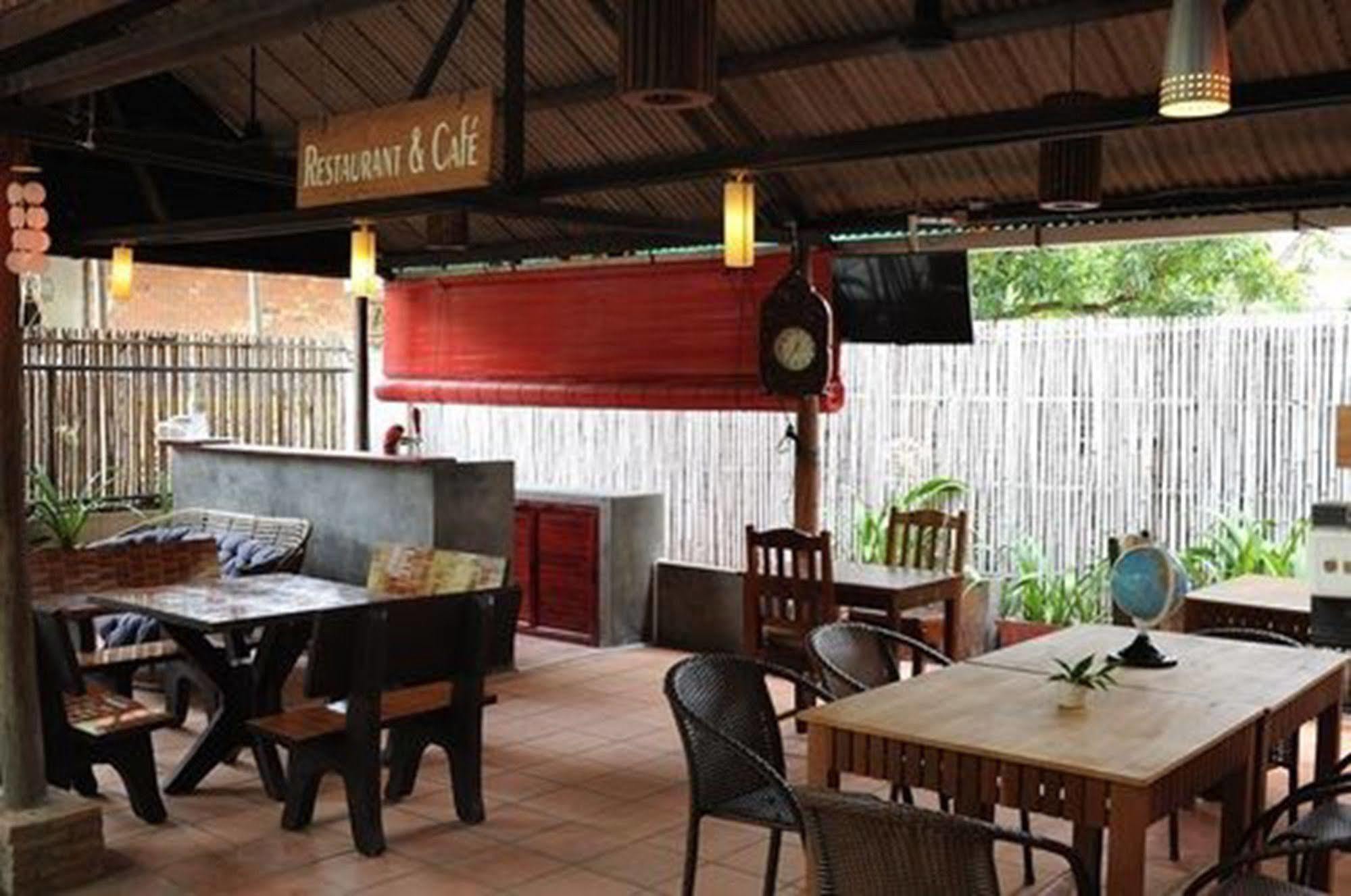 The City Premium Guesthouse Siem Reap Bagian luar foto