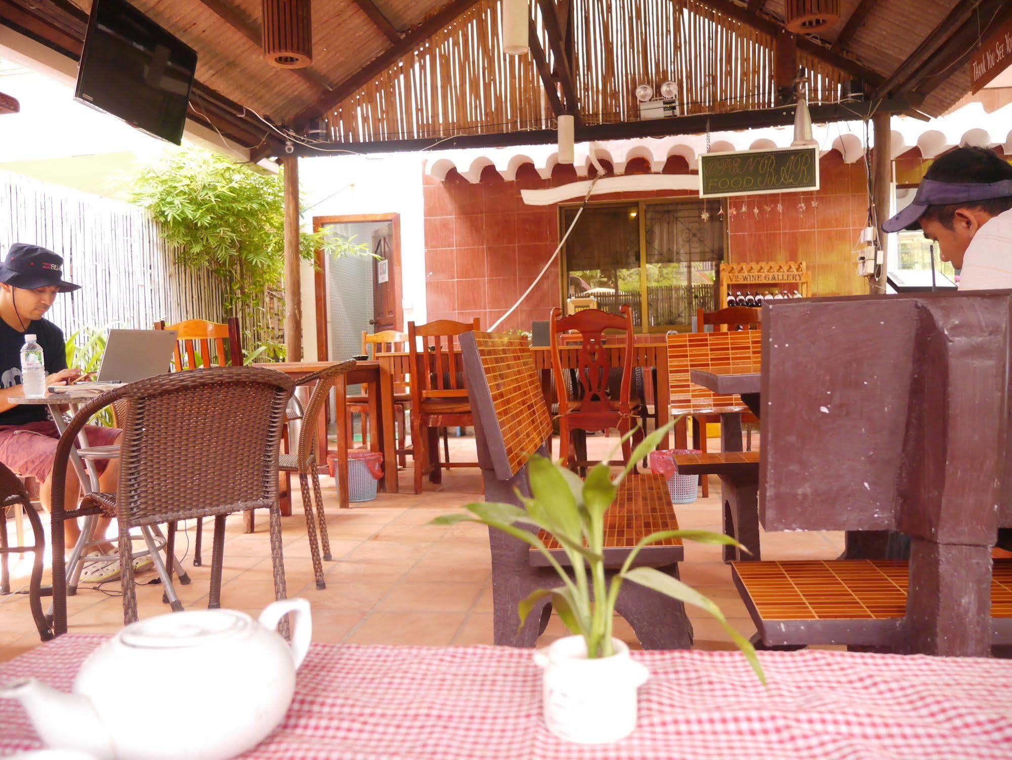 The City Premium Guesthouse Siem Reap Bagian luar foto