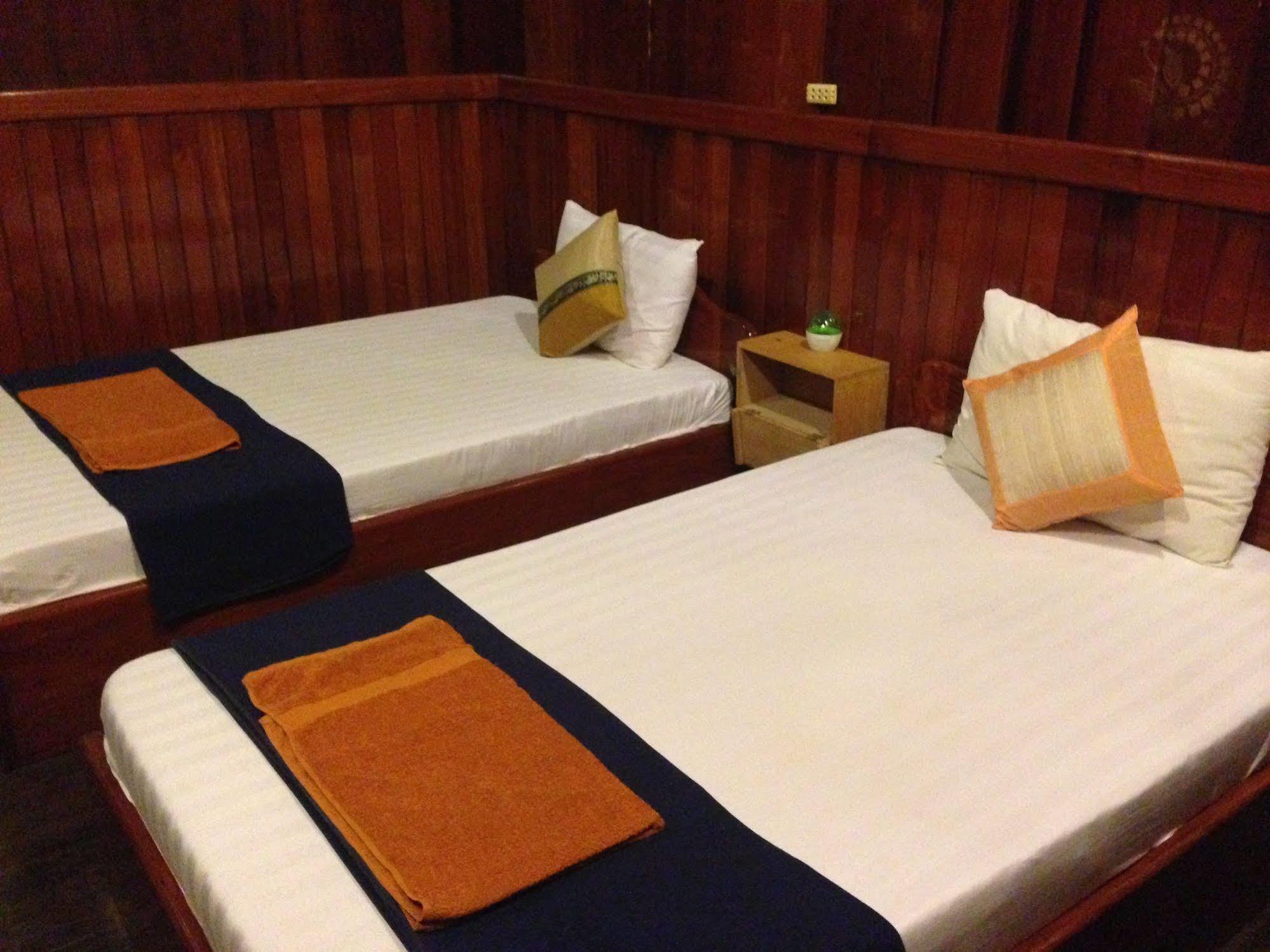 The City Premium Guesthouse Siem Reap Bagian luar foto