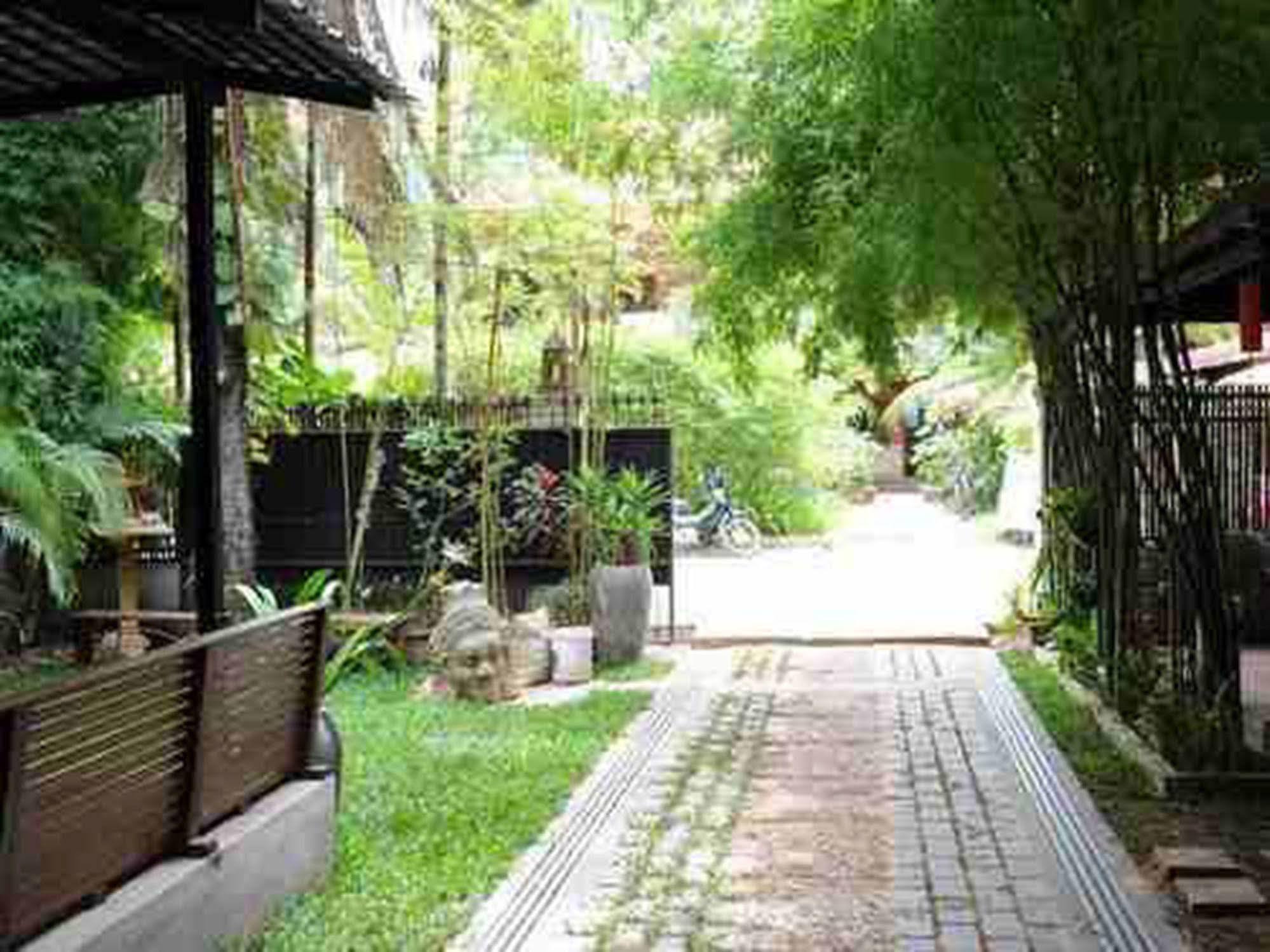 The City Premium Guesthouse Siem Reap Bagian luar foto